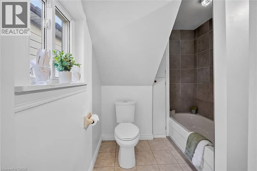 15 ADELAIDE Street — photo 12 of 23