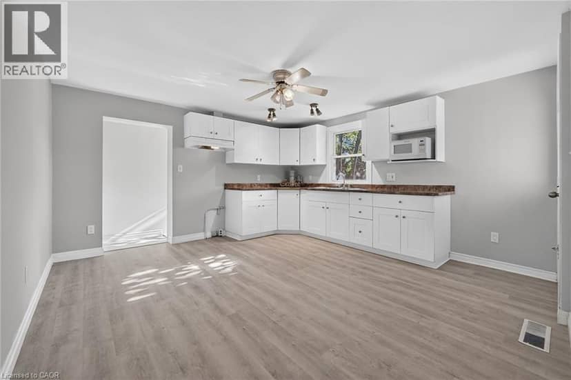 15 ADELAIDE Street, Grimsby, photo 4