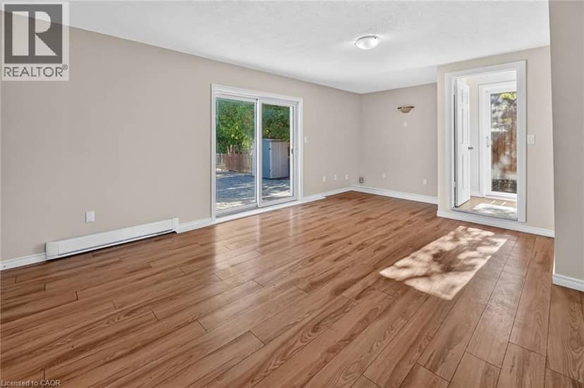 15 ADELAIDE Street — photo 17 of 23
