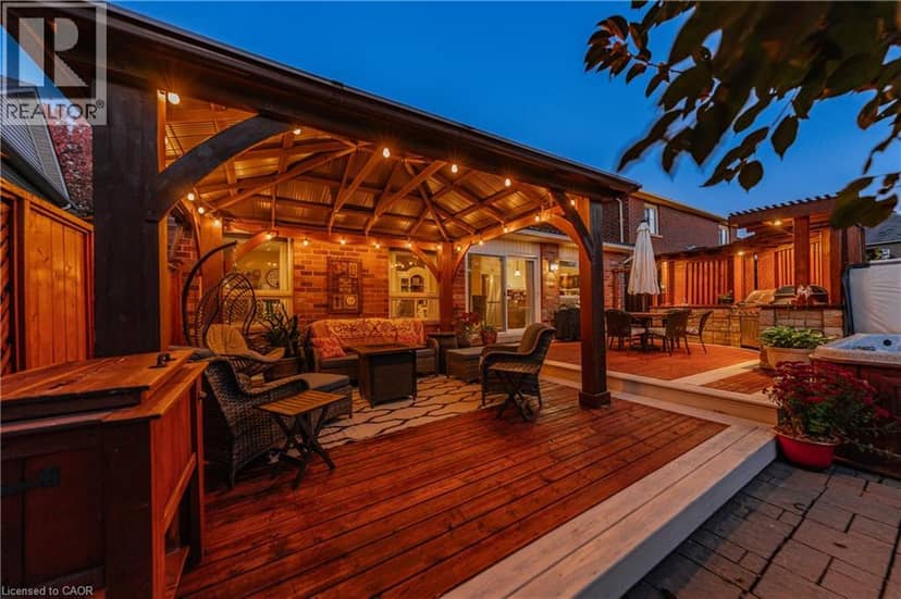6 MATHEWS Court, Brantford, photo 6