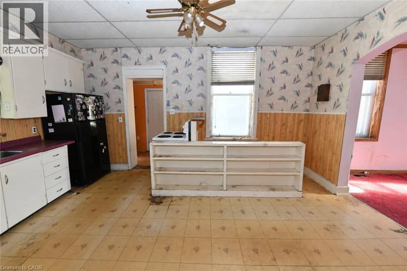 71 DENNIS Street — photo 2 of 3