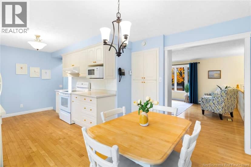 106 Hemlock Avenue — photo 10 of 40