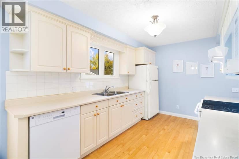 106 Hemlock Avenue — photo 12 of 40