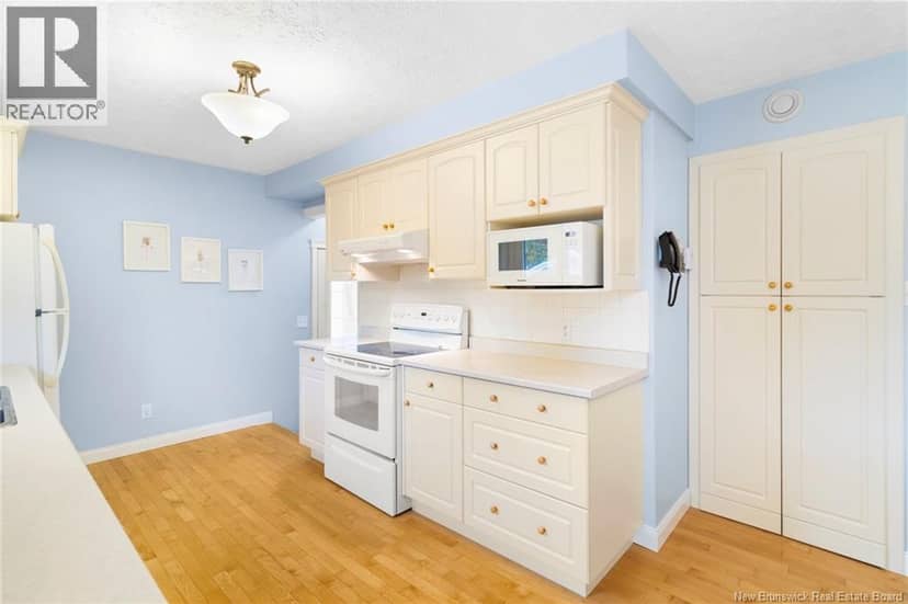 106 Hemlock Avenue — photo 13 of 40