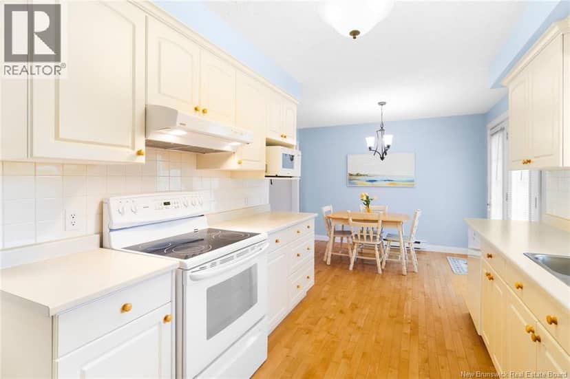 106 Hemlock Avenue — photo 14 of 40