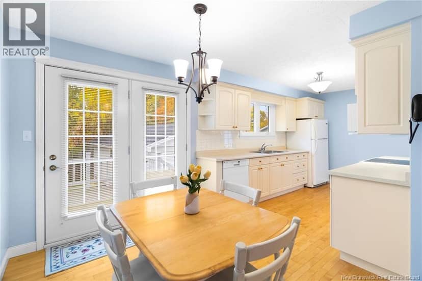 106 Hemlock Avenue — photo 9 of 40