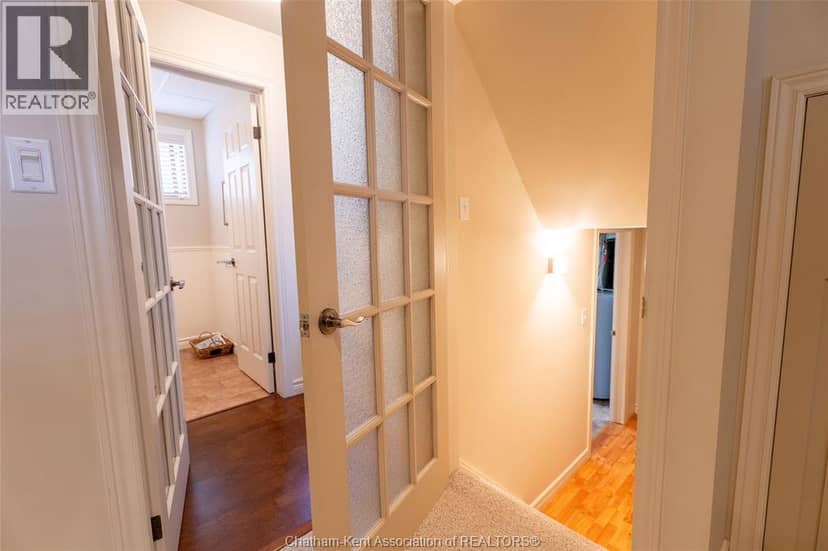 19 Glengarry CRESCENT — photo 32 of 40