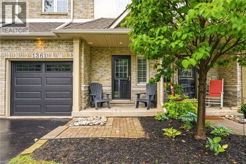 1361 STEPHENSON Drive, Burlington, photo 2