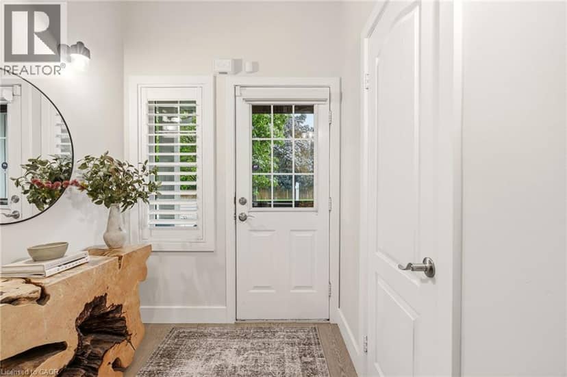 1361 STEPHENSON Drive, Burlington, photo 3