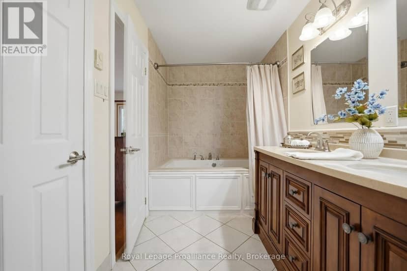 51 Selena Avenue — photo 21 of 40