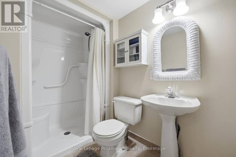 51 Selena Avenue — photo 38 of 40