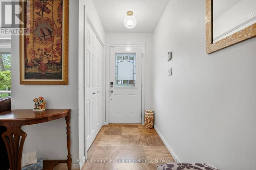 51 Selena Avenue, Belleville, photo 5