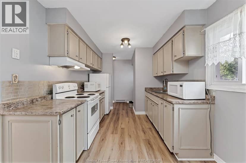 2755 MEADOWBROOK LANE Unit# 11 — photo 5 of 23