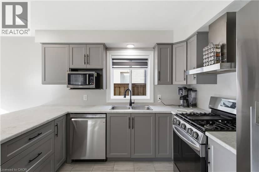 275 BRADSHAW Drive — photo 15 of 33