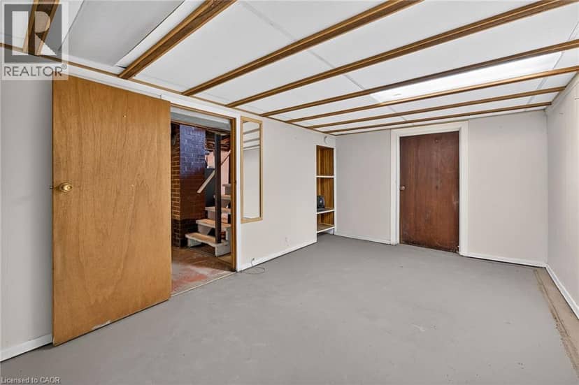 63 ROBINSON Street S — photo 24 of 40