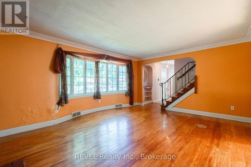 7044 Leeming Street — photo 11 of 40