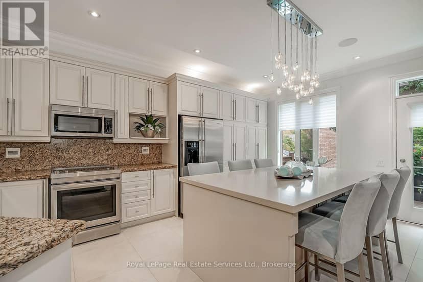 207 Tawny Crescent, Oakville, photo 8