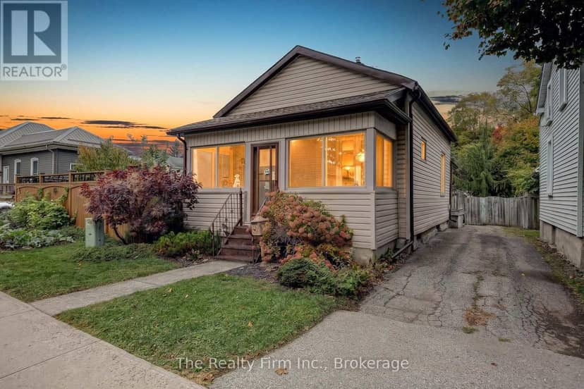741 Nelson Street, Woodstock, photo 2
