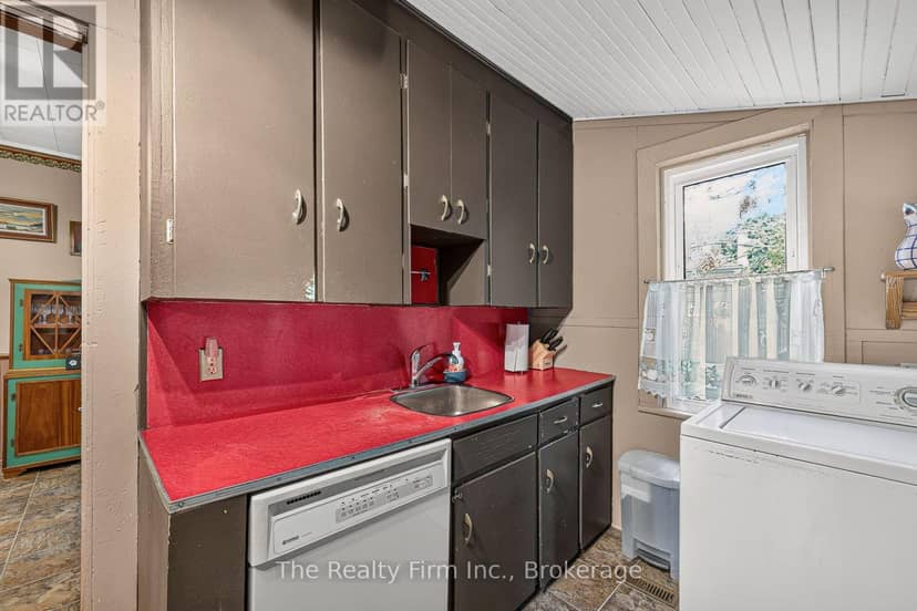 741 Nelson Street — photo 21 of 40