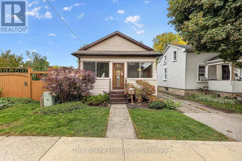 741 Nelson Street, Woodstock, photo 3