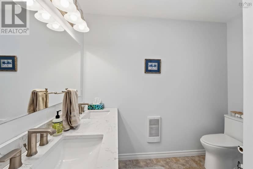 37 Bigelow Street — photo 19 of 39
