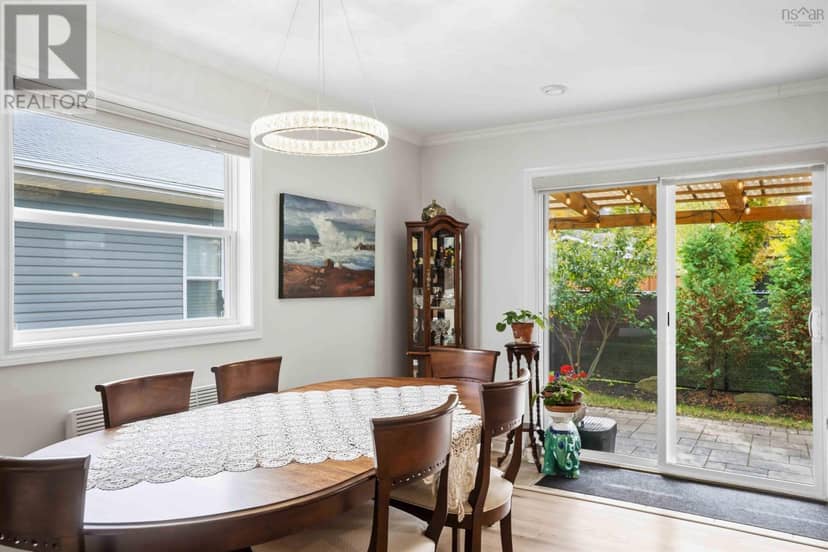 37 Bigelow Street — photo 16 of 39