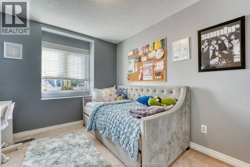 1589 Heatherglen Drive — photo 16 of 33
