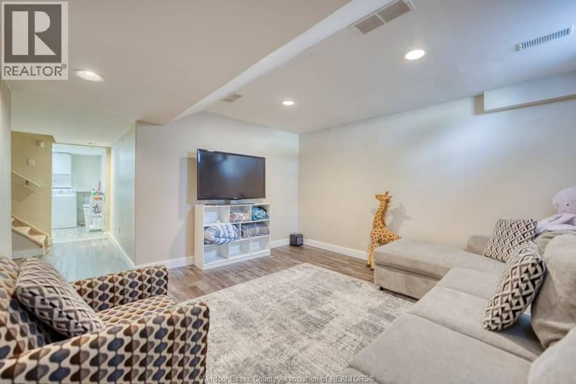 1589 Heatherglen Drive — photo 20 of 33