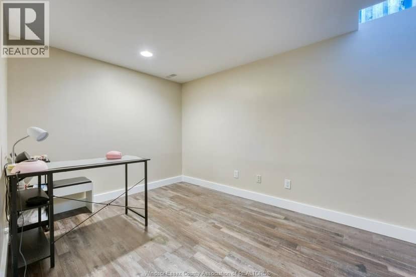 1589 Heatherglen Drive — photo 21 of 33