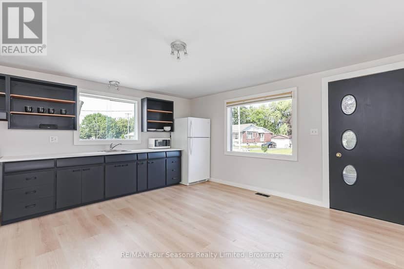 231 Superior Street — photo 15 of 39