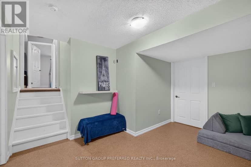 20 Turnberry Drive — photo 32 of 40