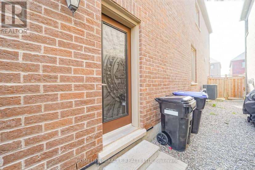 95 Scarlet Way, Bradford West Gwillimbury, photo 2