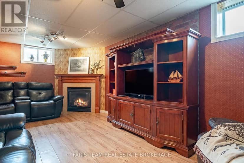 1 Hallen Drive — photo 29 of 40