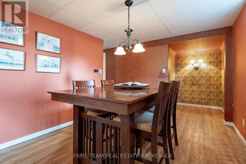 1 Hallen Drive — photo 32 of 40