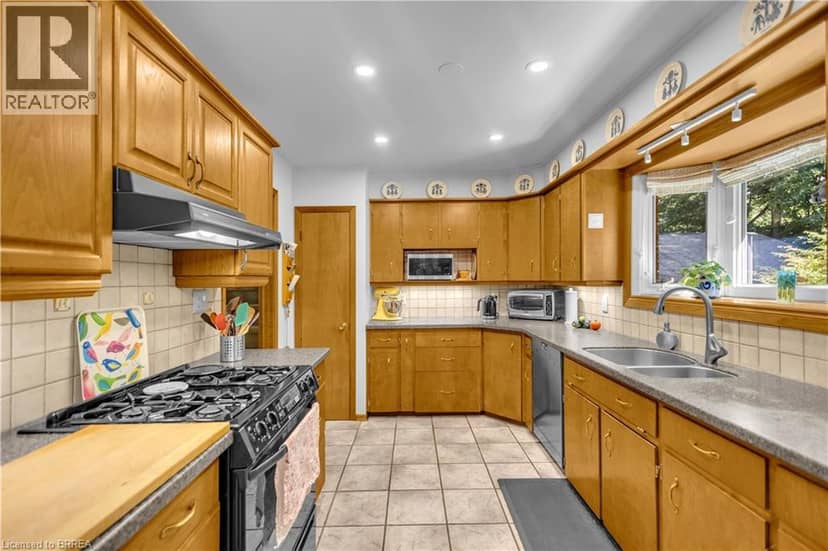 398 BISHOPGATE Road, Brantford, photo 8