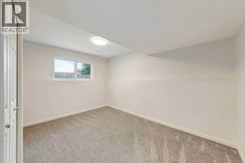 4610 31 Street Close — photo 18 of 40