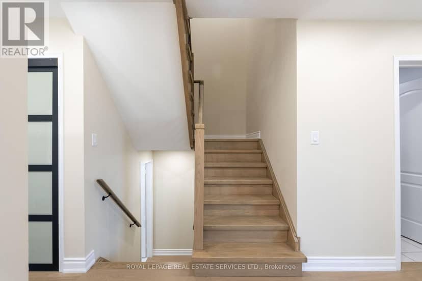 3955 Foxwood Avenue — photo 12 of 40