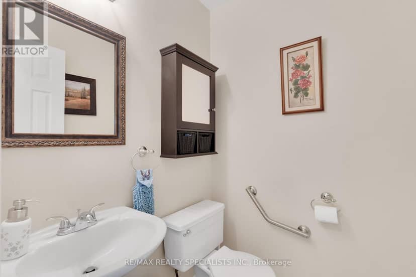 20 McCullough Crescent — photo 23 of 40
