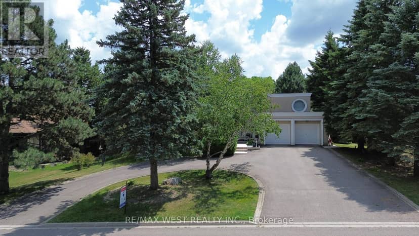 179 Ellis Avenue — photo 4 of 32