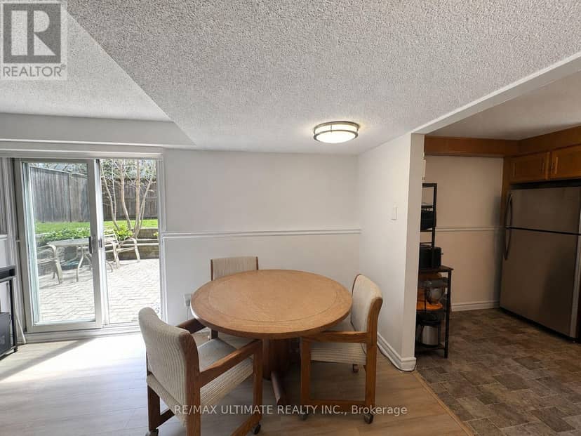 12 Stoney Brook Crescent — photo 18 of 24