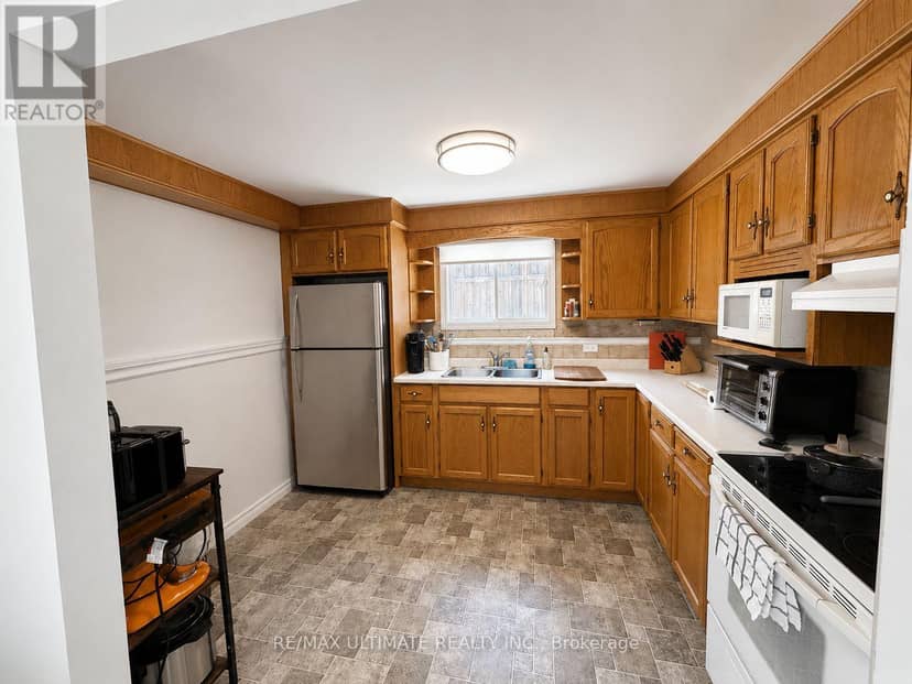 12 Stoney Brook Crescent — photo 19 of 24