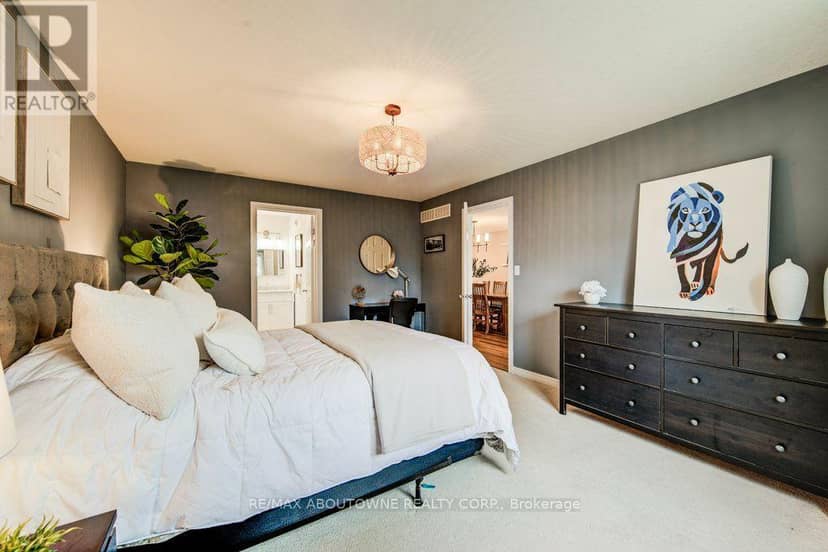 12 Brock Street — photo 11 of 25