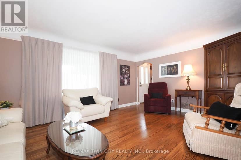 44 Ruby Street — photo 7 of 40