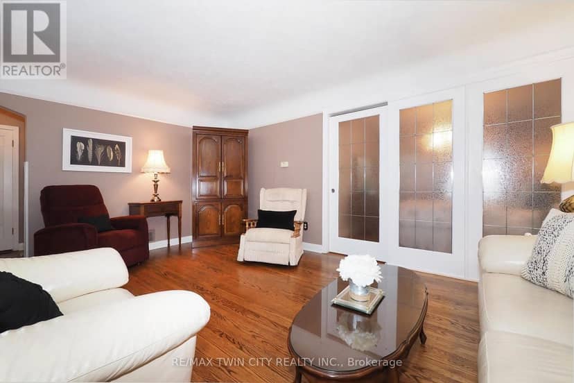 44 Ruby Street — photo 8 of 40