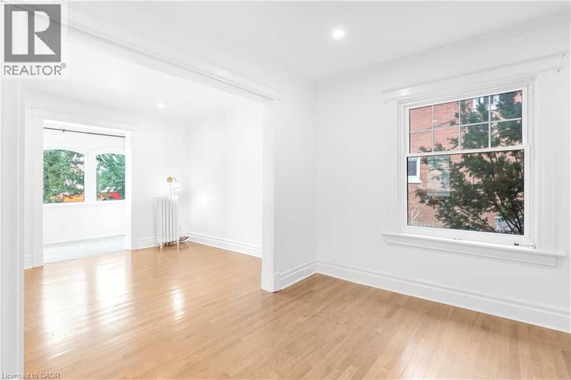 17 GERRARD Street — photo 4 of 35