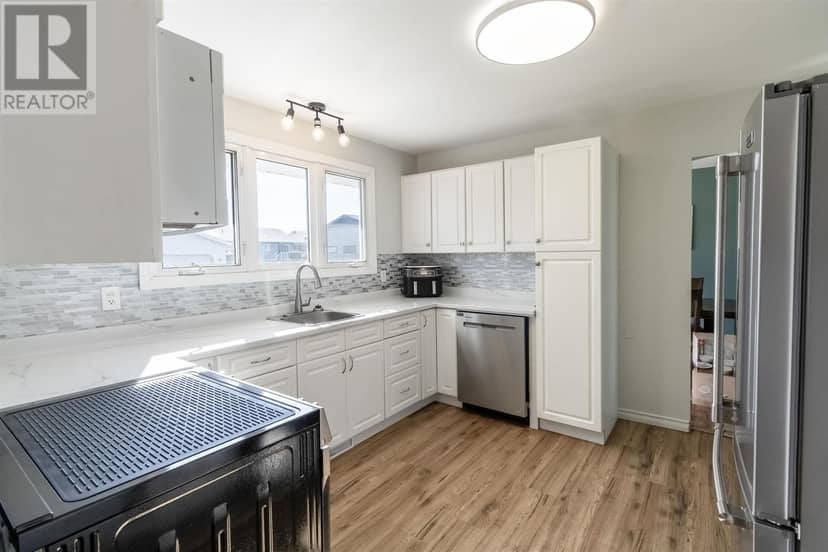 636 Cooper ST — photo 2 of 35