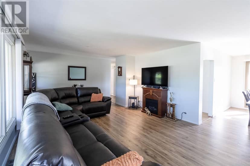 636 Cooper ST — photo 7 of 35