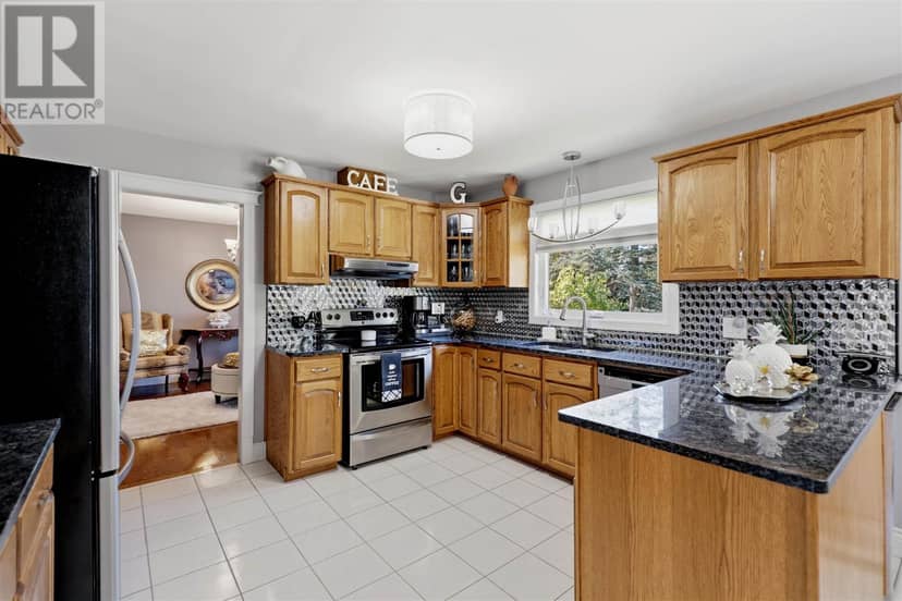 305 Reid ST — photo 9 of 40