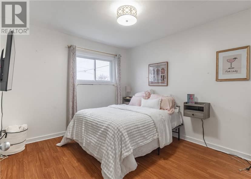 29 Stanhope Avenue — photo 11 of 34