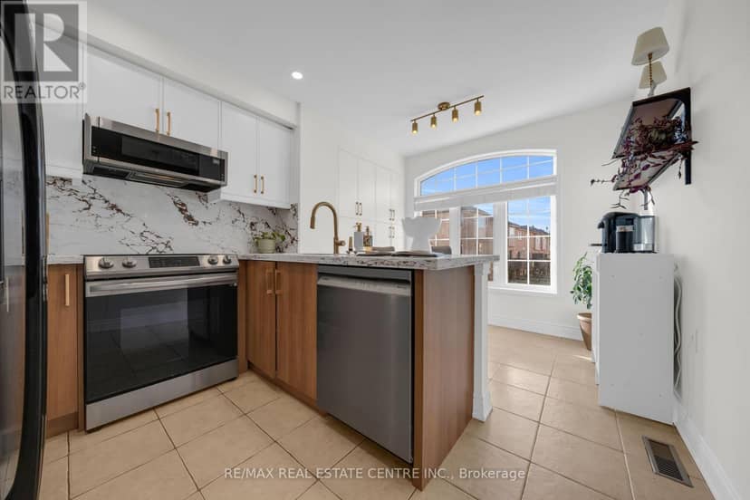 3440 Redpath Circle — photo 12 of 40